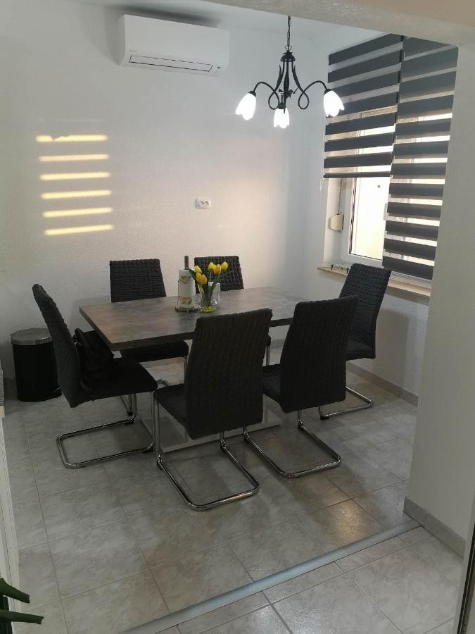 Guesthouse Nadia Senj  Εξωτερικό φωτογραφία
